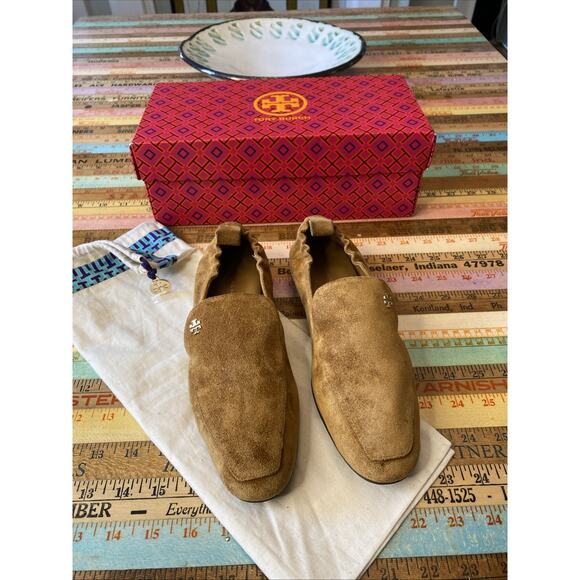 Tory Burch Size 7 Kira 20MM Elastic Travel Loafer Camel Brown Suede Slip Ons BOX - Picture 1 of 16